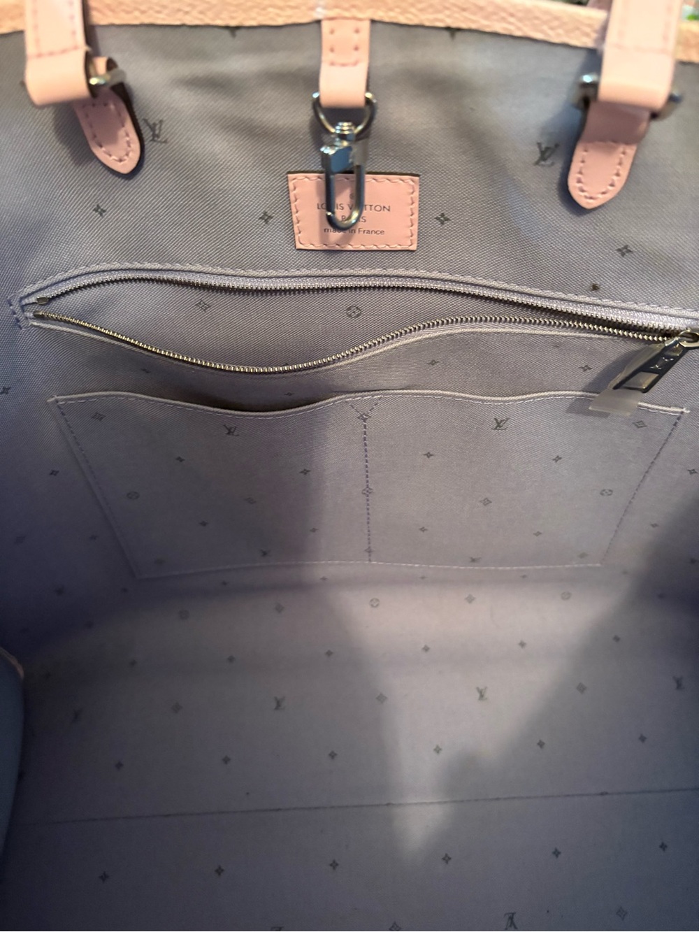 Limited Edition Louis Vuitton Escale OnTheGo GM Tote - Picture 14 of 16